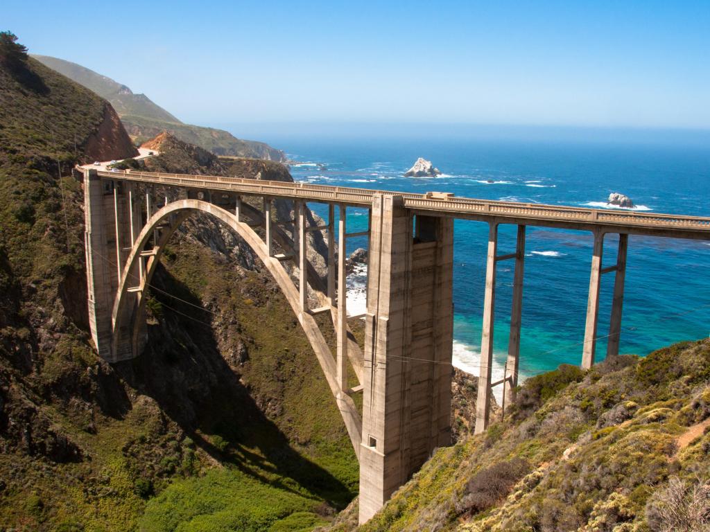 Famous Bixby Bridge on US-1 in Big Sur, California on a sunny day.