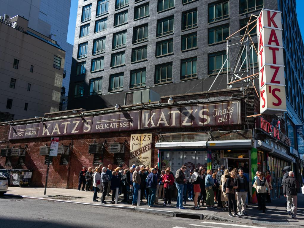 Crowds Lining Up Outside the Famous Katz's Delicatessen in New York City