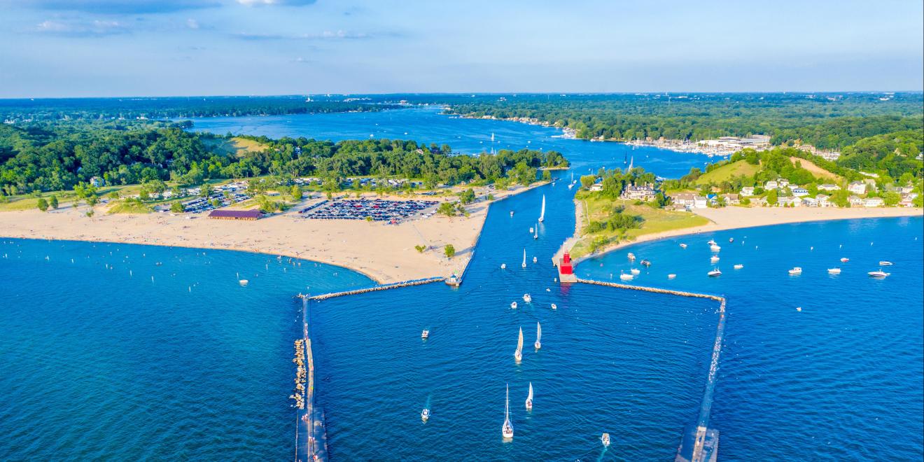 Is there a ferry from Milwaukee to Michigan?