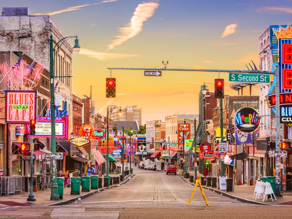 Blues clubs and lights on Beale Street in Memphis, Tennessee