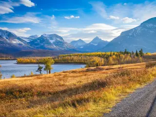 Autumn colours along the Going to the Sun Road in Glacier National Park, Montana