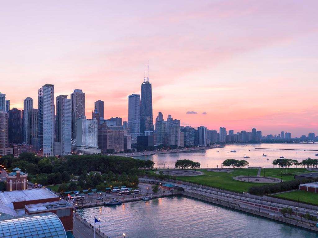 Chicago, Illinois, USA with the city skyline at sunset.