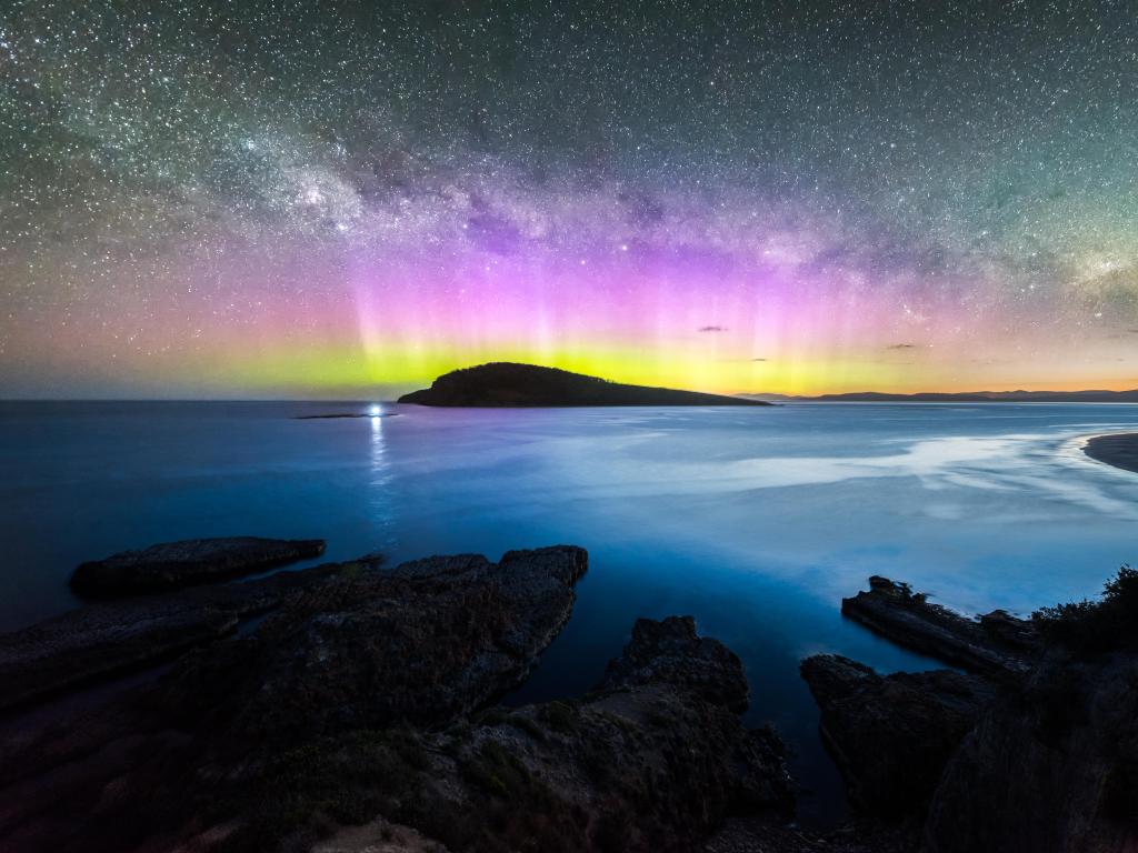 Aurora Australis over Betsey Island 