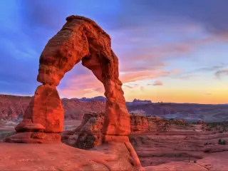 Panoramic view of the red rocks of Delicate Arch in Arches National Park in Moab, Utah