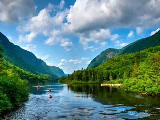 Quebec road trip through mountains and lakes